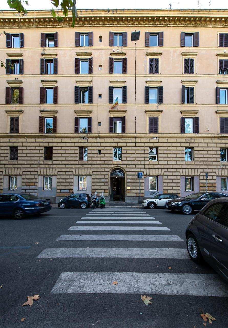 Lungotevere Ripa Roma Exterior foto