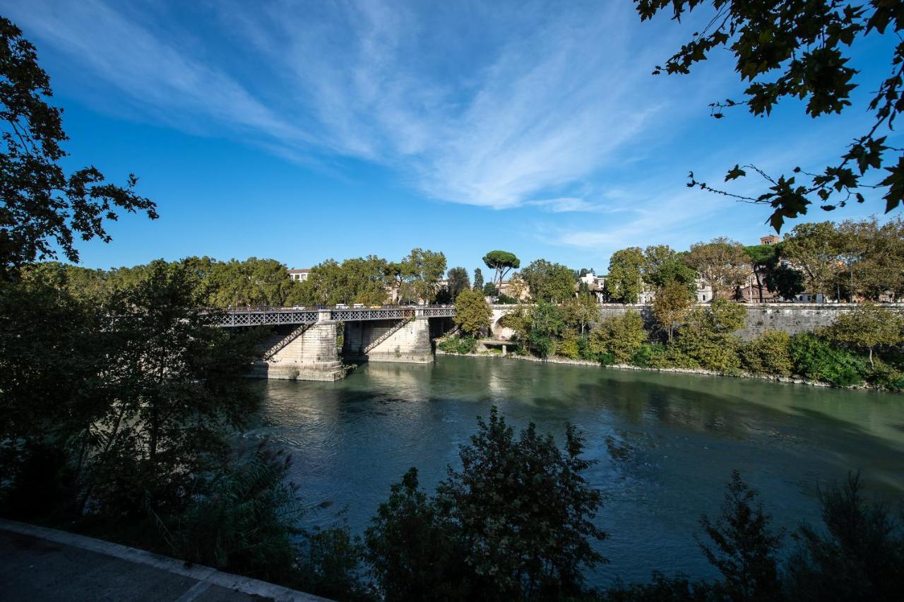Lungotevere Ripa Roma Exterior foto