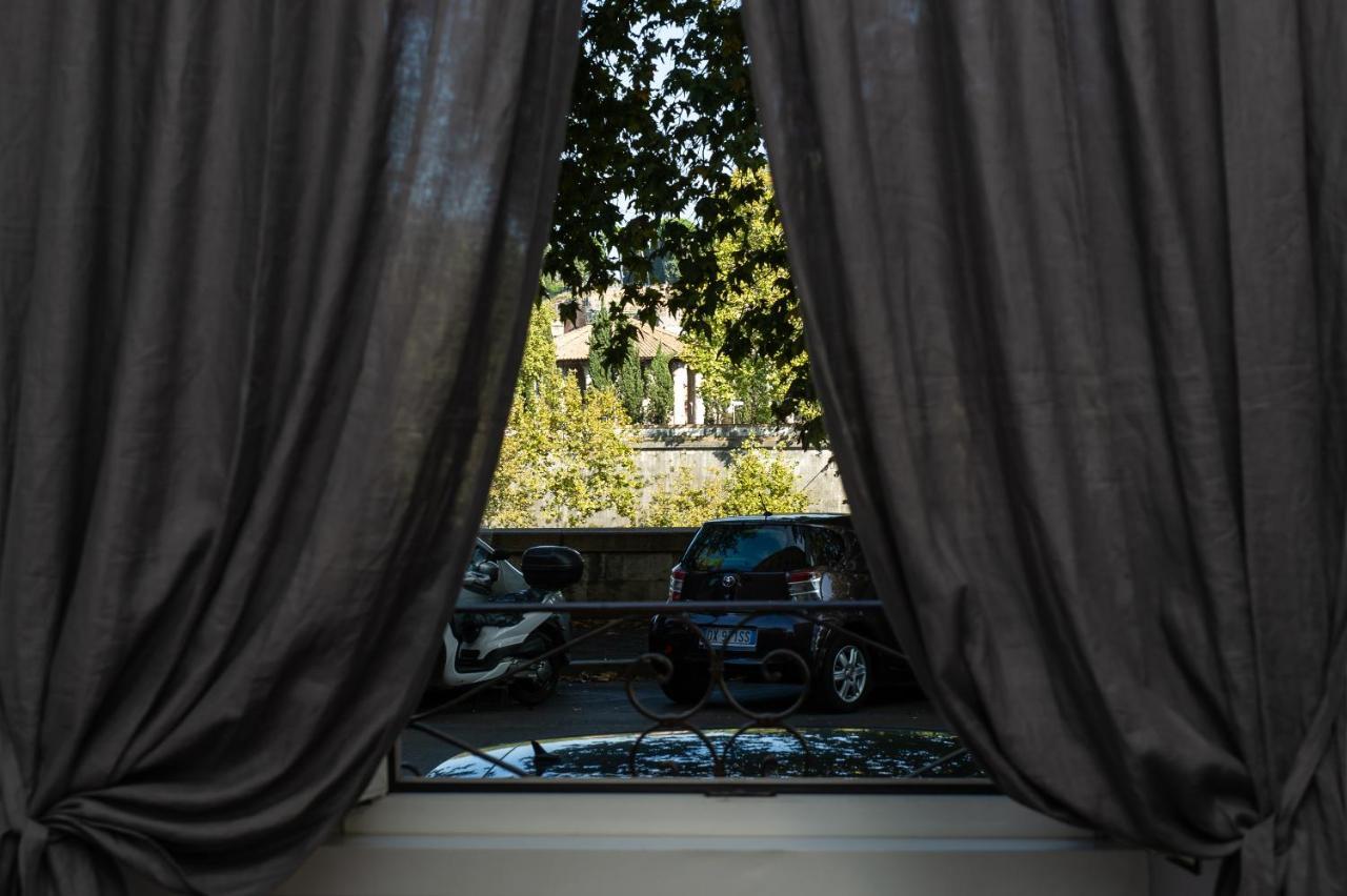 Lungotevere Ripa Roma Exterior foto